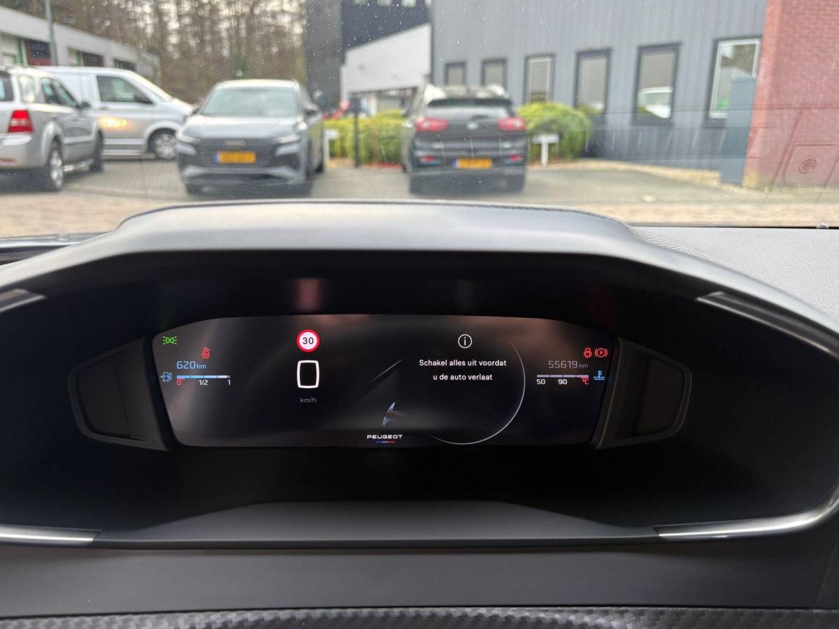 Peugeot 2008 Peugeot 2008 1.2 PureTech 100 Allure Groot Navigatie Led Camera Carplay Stoelverwarming