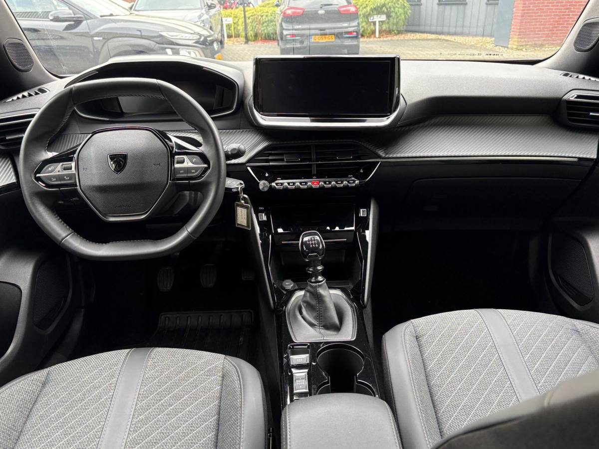 Peugeot 2008 Peugeot 2008 1.2 PureTech 100 Allure Groot Navigatie Led Camera Carplay Stoelverwarming