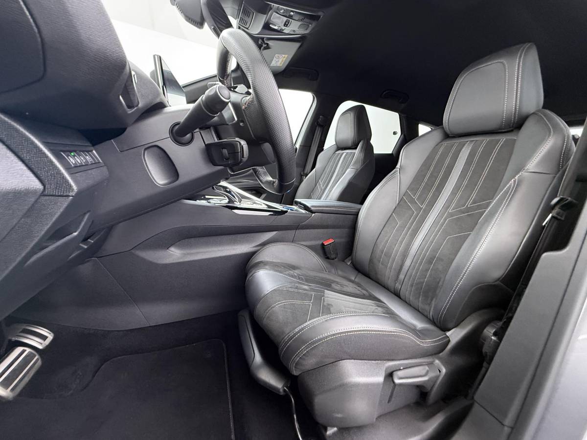 Peugeot 3008 Peugeot 3008 1.6 HYbrid 225 GT PHEV | BLACK OPTIC| FOCAL AUDIO| STOELVERWARMING| CAMERA VOOR+ ACHTER| ADAPTIVE CRUISE CONTROL| DODE HOEK SENSOR| ELEK. ACHTERKLEP| STANDKACHEL