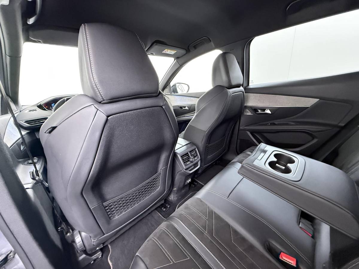 Peugeot 3008 Peugeot 3008 1.6 HYbrid 225 GT PHEV | BLACK OPTIC| FOCAL AUDIO| STOELVERWARMING| CAMERA VOOR+ ACHTER| ADAPTIVE CRUISE CONTROL| DODE HOEK SENSOR| ELEK. ACHTERKLEP| STANDKACHEL