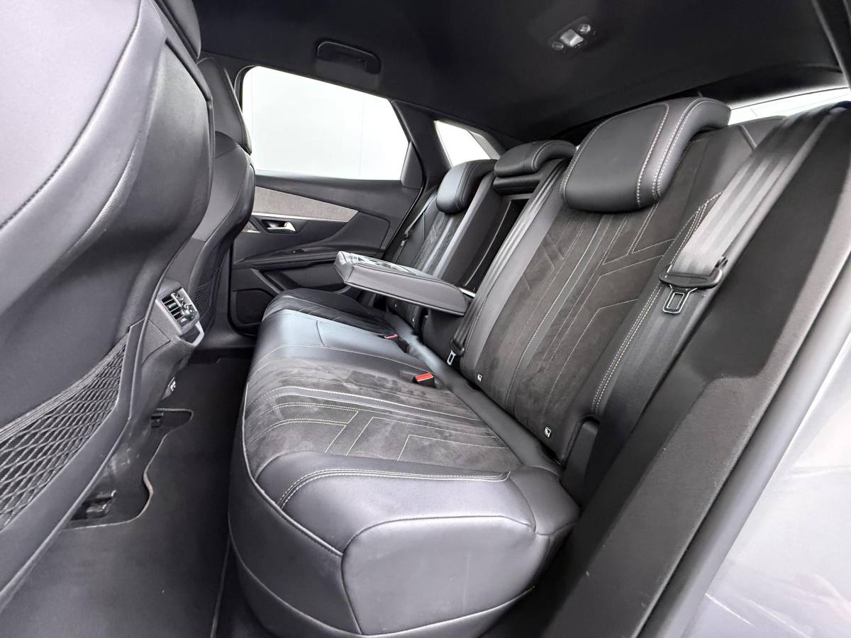 Peugeot 3008 Peugeot 3008 1.6 HYbrid 225 GT PHEV | BLACK OPTIC| FOCAL AUDIO| STOELVERWARMING| CAMERA VOOR+ ACHTER| ADAPTIVE CRUISE CONTROL| DODE HOEK SENSOR| ELEK. ACHTERKLEP| STANDKACHEL