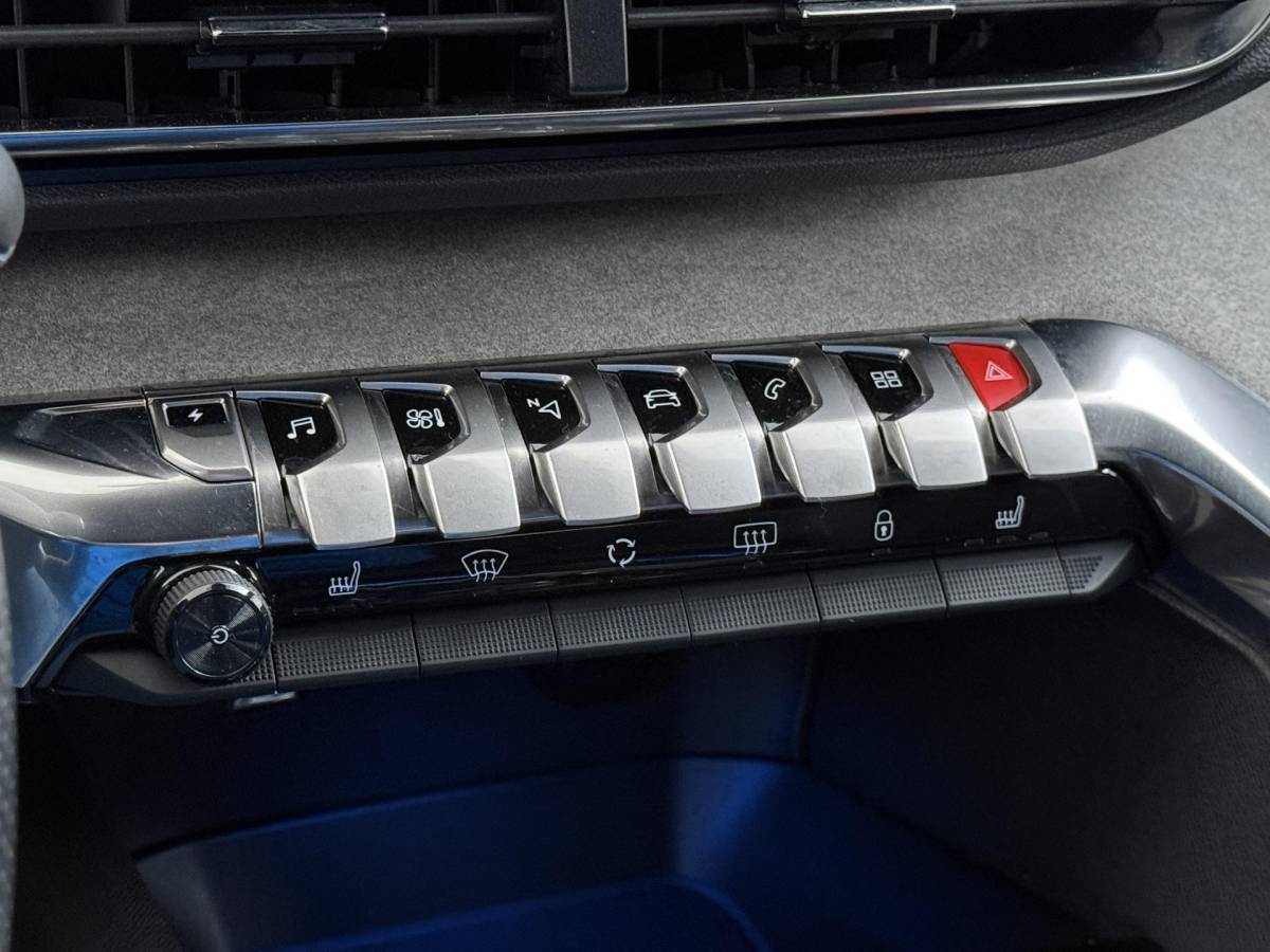 Peugeot 3008 Peugeot 3008 1.6 HYbrid 225 GT PHEV | BLACK OPTIC| FOCAL AUDIO| STOELVERWARMING| CAMERA VOOR+ ACHTER| ADAPTIVE CRUISE CONTROL| DODE HOEK SENSOR| ELEK. ACHTERKLEP| STANDKACHEL