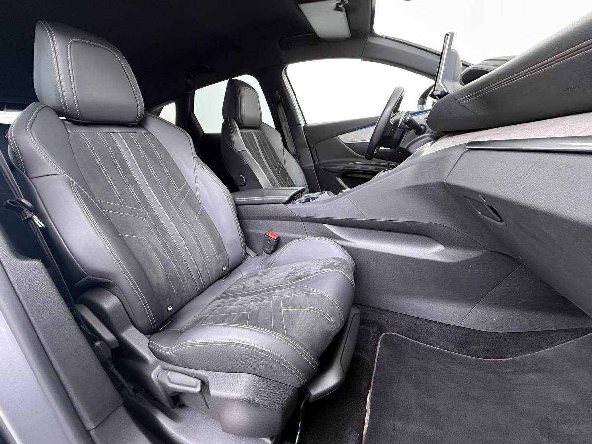 Peugeot 3008 Peugeot 3008 1.6 HYbrid 225 GT PHEV | BLACK OPTIC| FOCAL AUDIO| STOELVERWARMING| CAMERA VOOR+ ACHTER| ADAPTIVE CRUISE CONTROL| DODE HOEK SENSOR| ELEK. ACHTERKLEP| STANDKACHEL