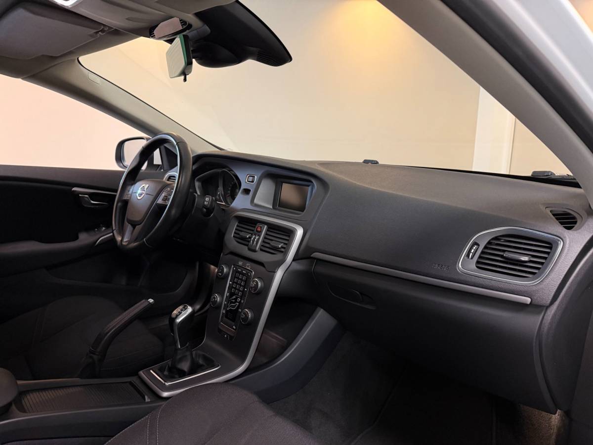 Volvo V40 Volvo V40 1.6 T3 *Distr.riem VV!* 88.312Km|150Pk|Cruise|Climate|PDC