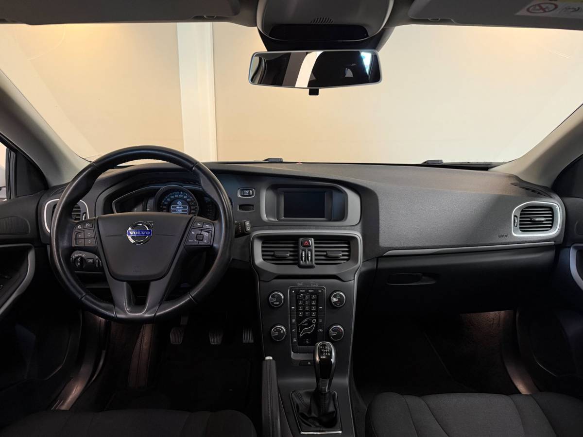 Volvo V40 Volvo V40 1.6 T3 *Distr.riem VV!* 88.312Km|150Pk|Cruise|Climate|PDC
