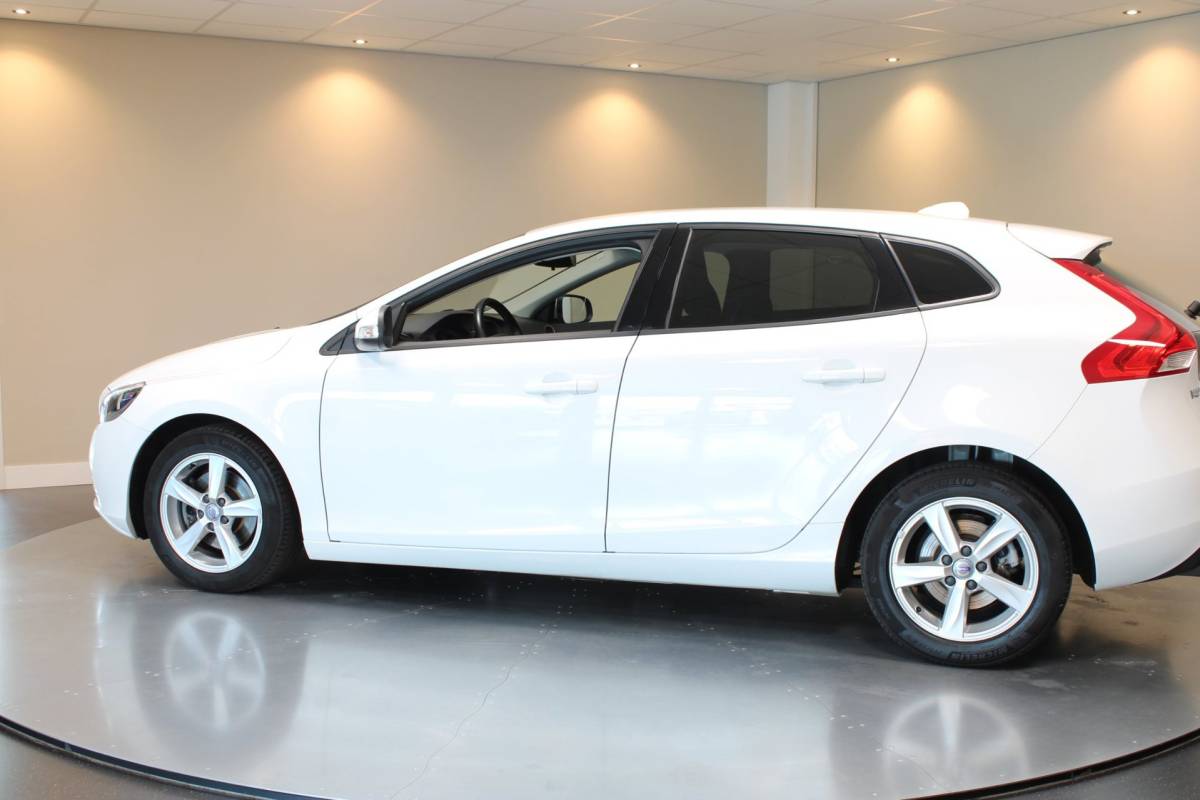 Volvo V40 Volvo V40 1.6 T3 *Distr.riem VV!* 88.312Km|150Pk|Cruise|Climate|PDC