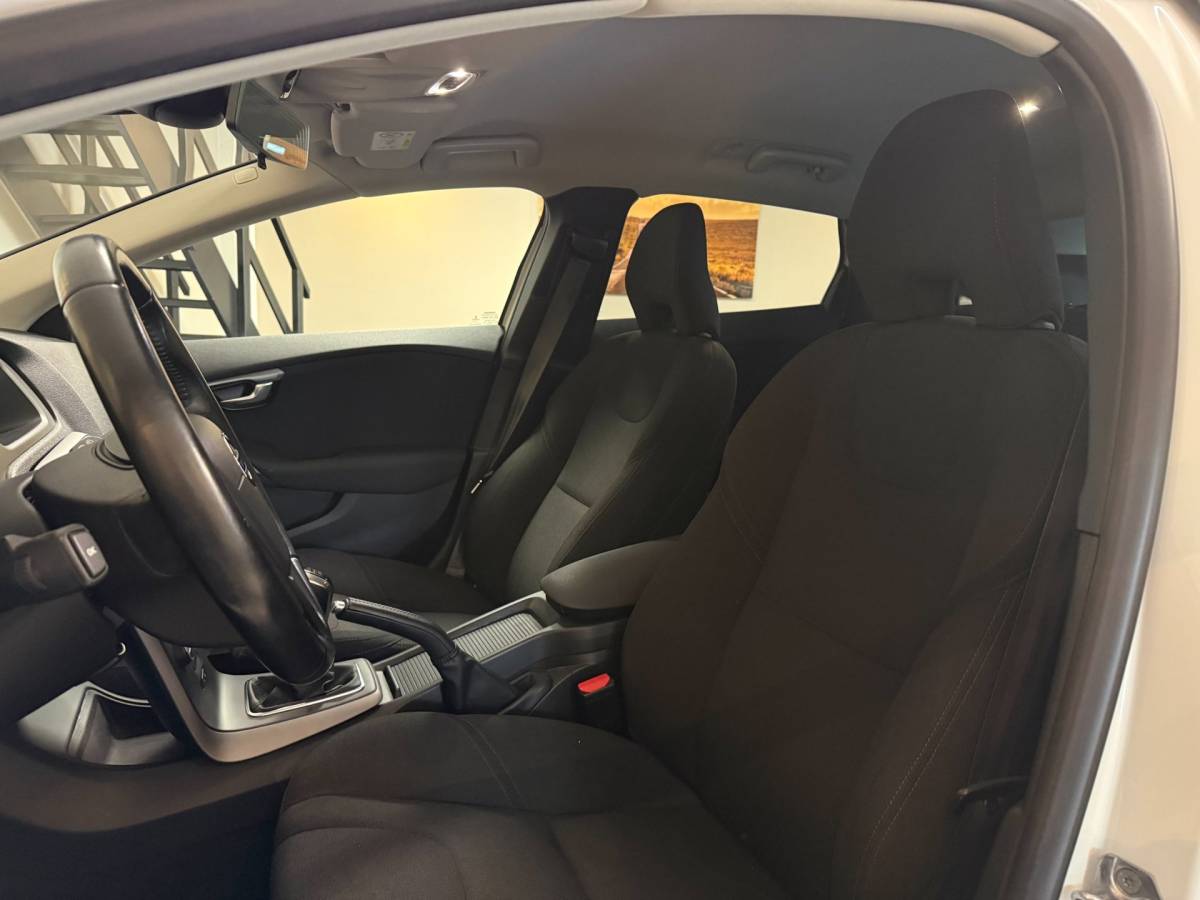 Volvo V40 Volvo V40 1.6 T3 *Distr.riem VV!* 88.312Km|150Pk|Cruise|Climate|PDC