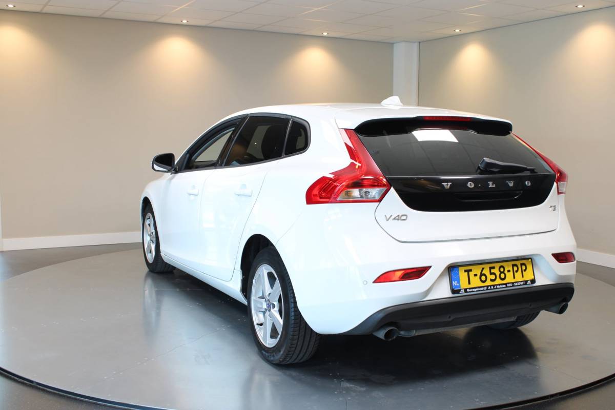 Volvo V40 Volvo V40 1.6 T3 *Distr.riem VV!* 88.312Km|150Pk|Cruise|Climate|PDC