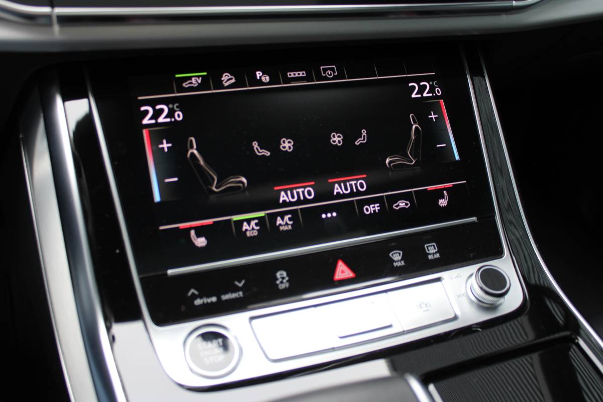 Audi Q7 Audi Q7 55 TFSI e quattro S-Line Full-LED Panoramadak Elek-Trekhaak RS-Zetels