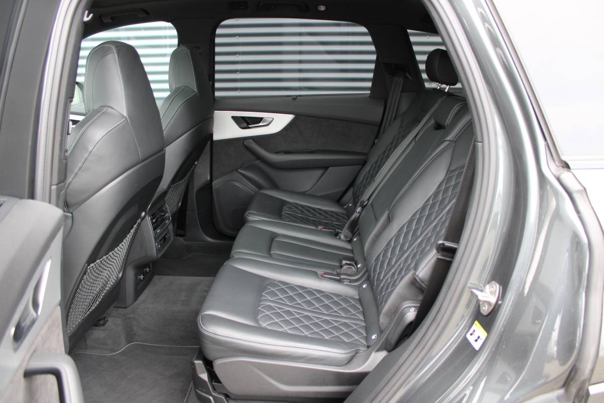 Audi Q7 Audi Q7 55 TFSI e quattro S-Line Full-LED Panoramadak Elek-Trekhaak RS-Zetels