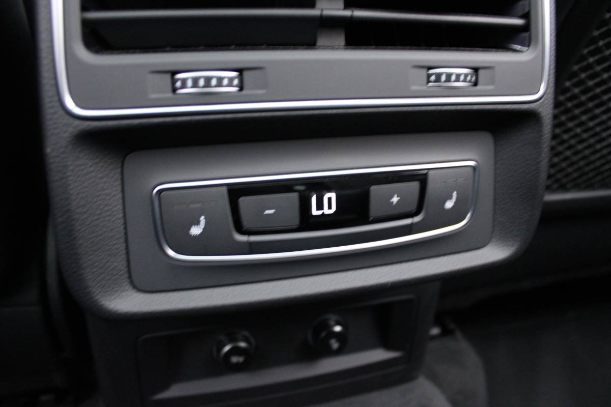 Audi Q7 Audi Q7 55 TFSI e quattro S-Line Full-LED Panoramadak Elek-Trekhaak RS-Zetels