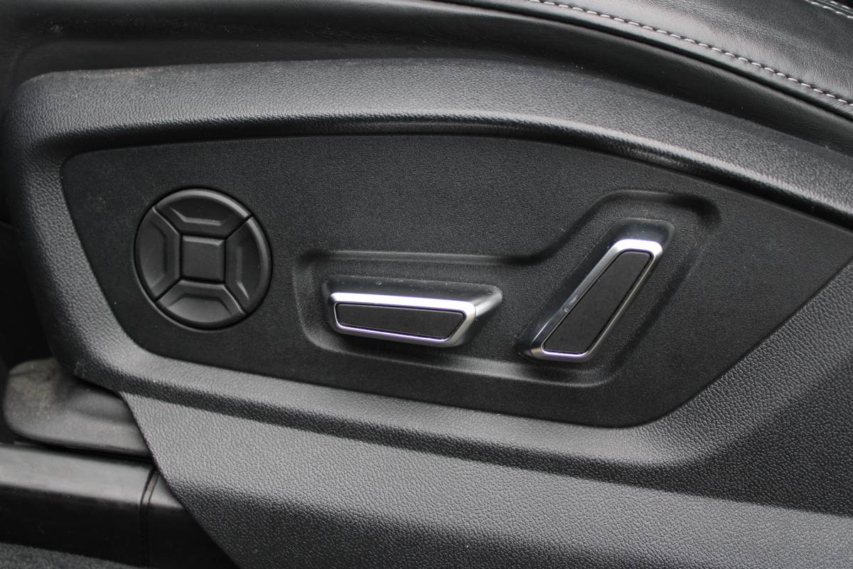Audi Q7 Audi Q7 55 TFSI e quattro S-Line Full-LED Panoramadak Elek-Trekhaak RS-Zetels