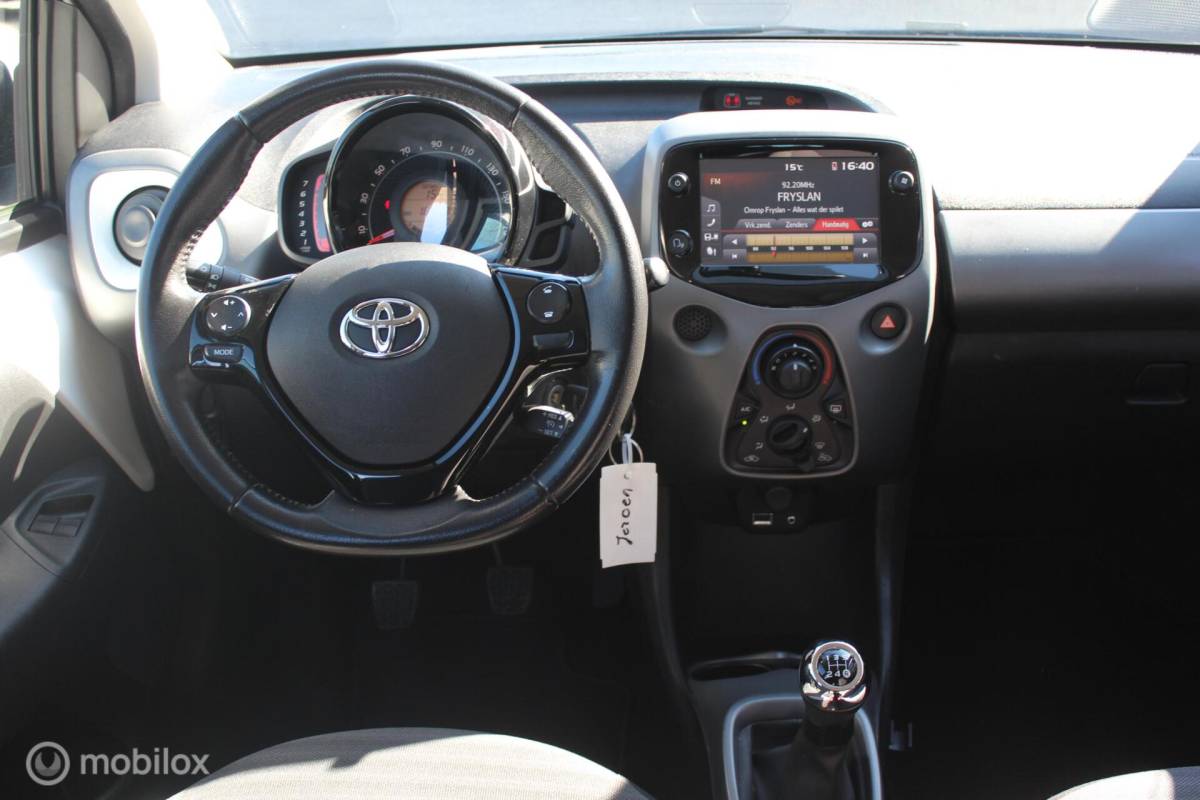 Toyota Aygo Toyota Aygo 1.0 VVT-i X-play Airco/Carplay/Camera/Led/NAP