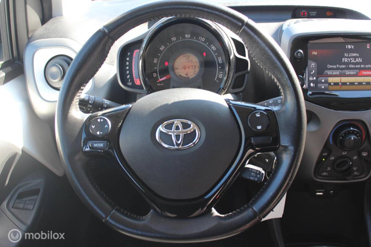 Toyota Aygo Toyota Aygo 1.0 VVT-i X-play Airco/Carplay/Camera/Led/NAP