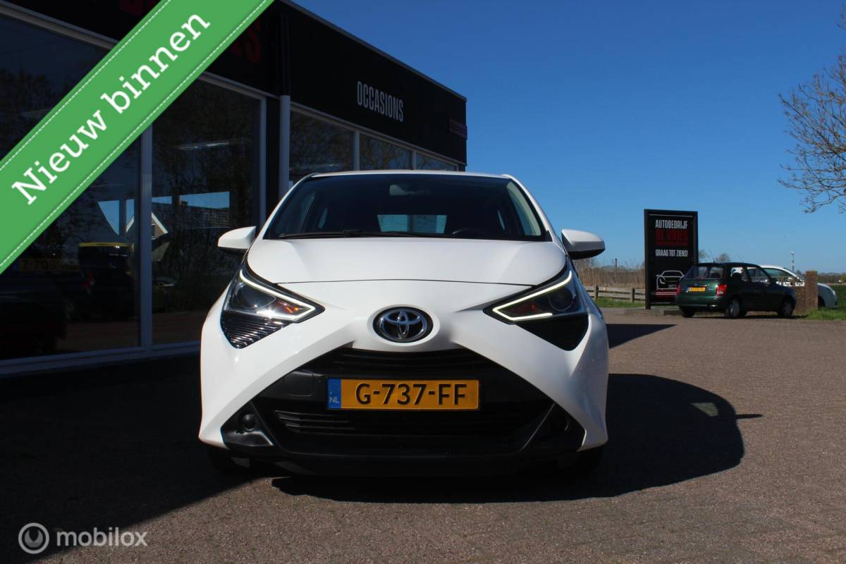 Toyota Aygo Toyota Aygo 1.0 VVT-i X-play Airco/Carplay/Camera/Led/NAP