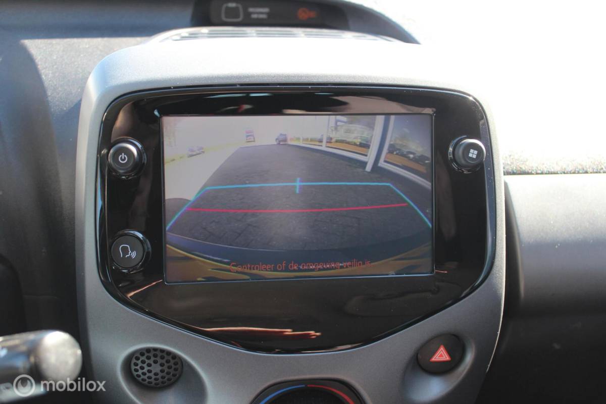 Toyota Aygo Toyota Aygo 1.0 VVT-i X-play Airco/Carplay/Camera/Led/NAP