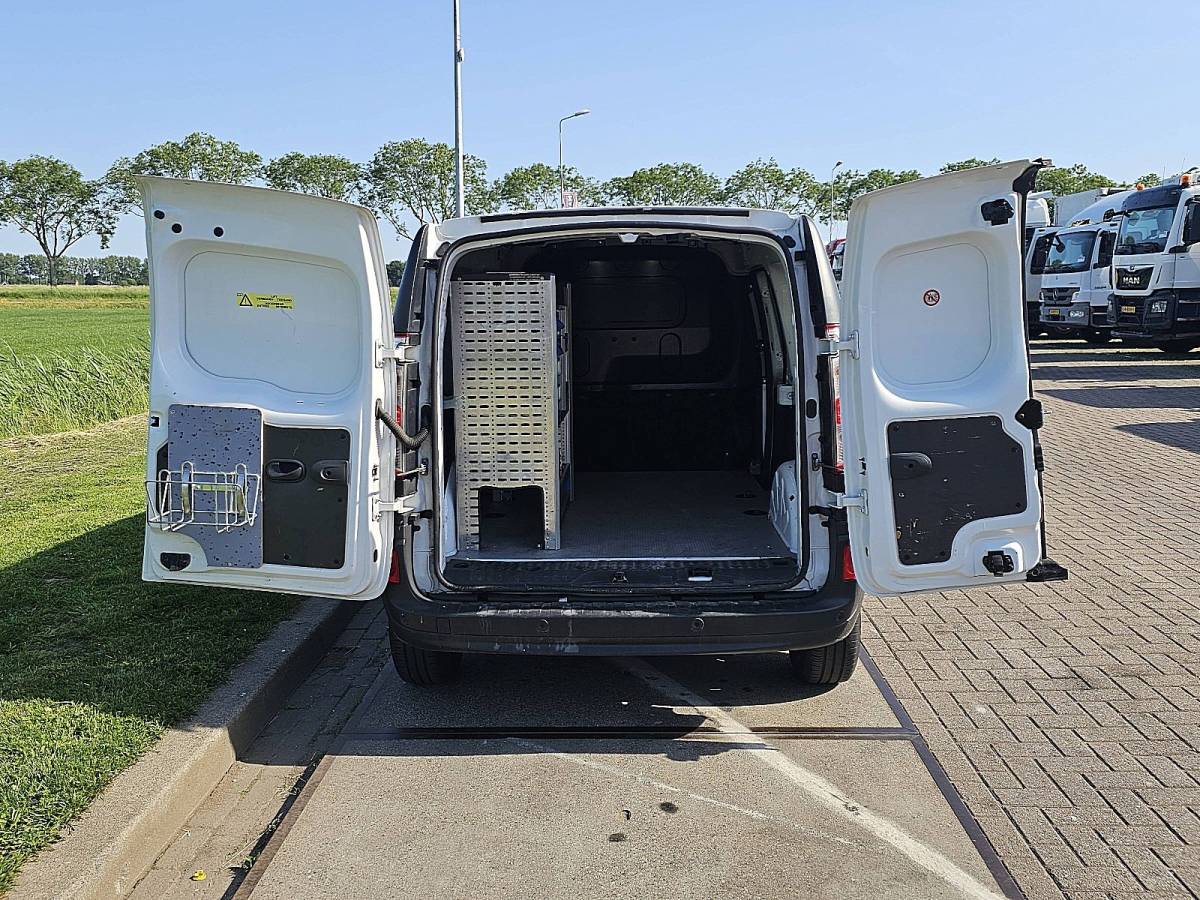 Renault Kangoo RENAULT KANGOO MAXI 1.5 DCI 3-zit 95pk euro6 xl!