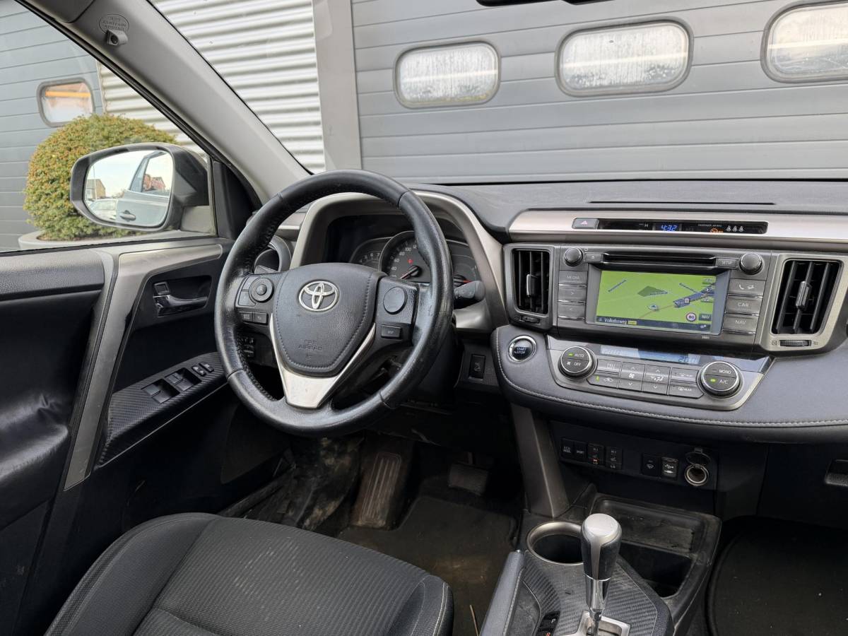 Toyota RAV4 Toyota RAV4 2.0 Style 4WD | Navigatie | Camera | Stoelverwarming | Cruise Control |