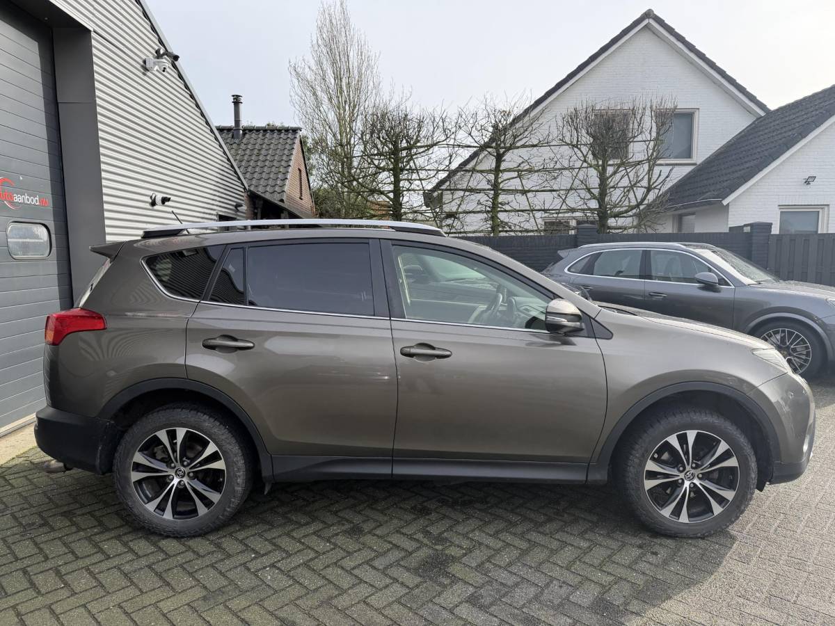 Toyota RAV4 Toyota RAV4 2.0 Style 4WD | Navigatie | Camera | Stoelverwarming | Cruise Control |