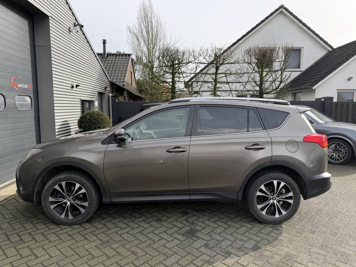 Toyota RAV4 Toyota RAV4 2.0 Style 4WD | Navigatie | Camera | Stoelverwarming | Cruise Control |