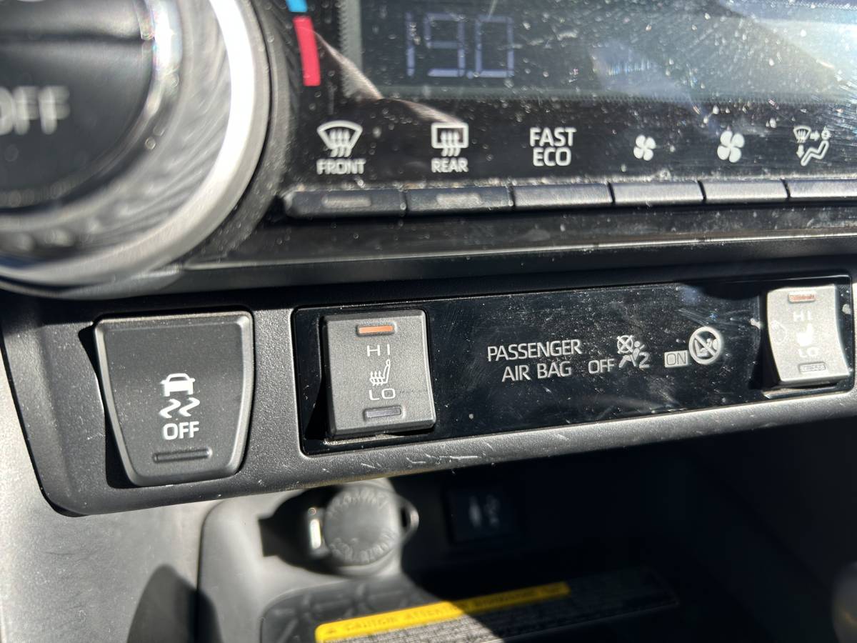 Toyota RAV4 Toyota RAV4 2.5 Hybrid AWD Bi-Tone NAVI LEER CAMERA ADAPT CRUISE ECC LMV