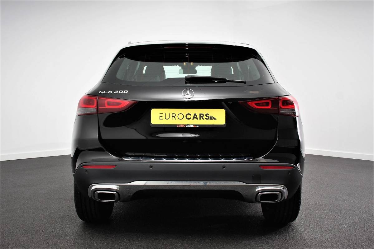 Mercedes-Benz GLA Mercedes-Benz GLA-klasse 200 163pk Automaat Progressive Navigatie Climate Control Camera Parkeer sensoren Stoelverwarming DAB Lichtmetalen velgen 18″ Electrisch bedienbare achterklep