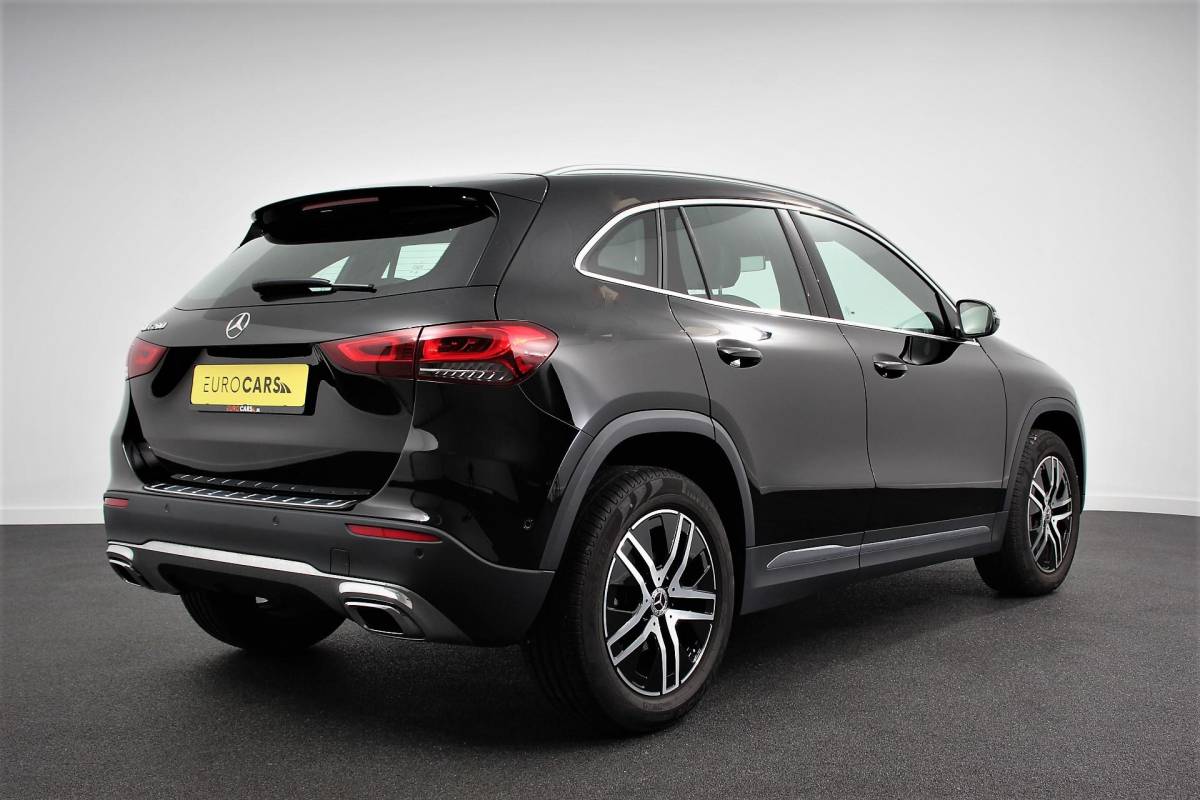 Mercedes-Benz GLA Mercedes-Benz GLA-klasse 200 163pk Automaat Progressive Navigatie Climate Control Camera Parkeer sensoren Stoelverwarming DAB Lichtmetalen velgen 18″ Electrisch bedienbare achterklep