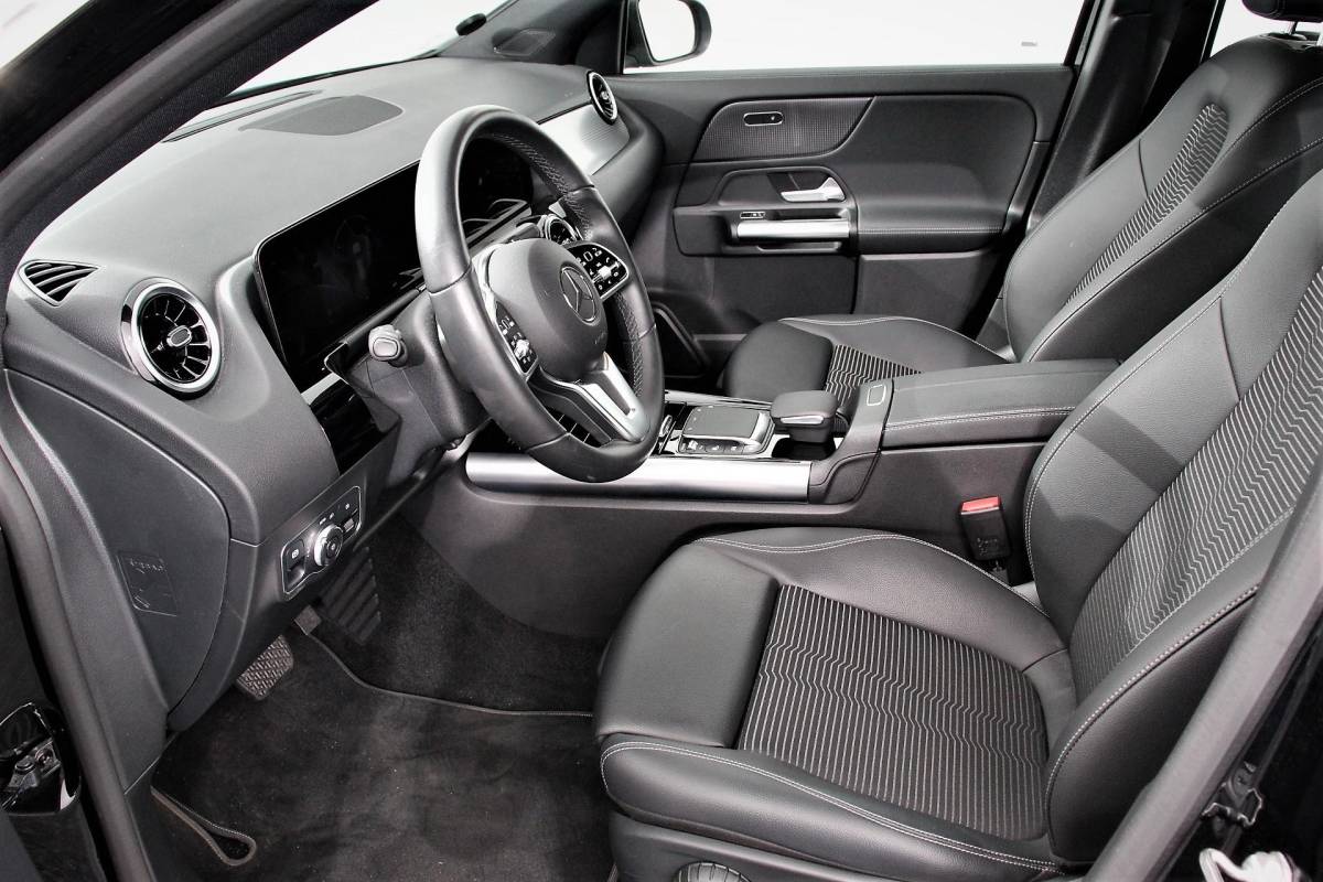 Mercedes-Benz GLA Mercedes-Benz GLA-klasse 200 163pk Automaat Progressive Navigatie Climate Control Camera Parkeer sensoren Stoelverwarming DAB Lichtmetalen velgen 18″ Electrisch bedienbare achterklep