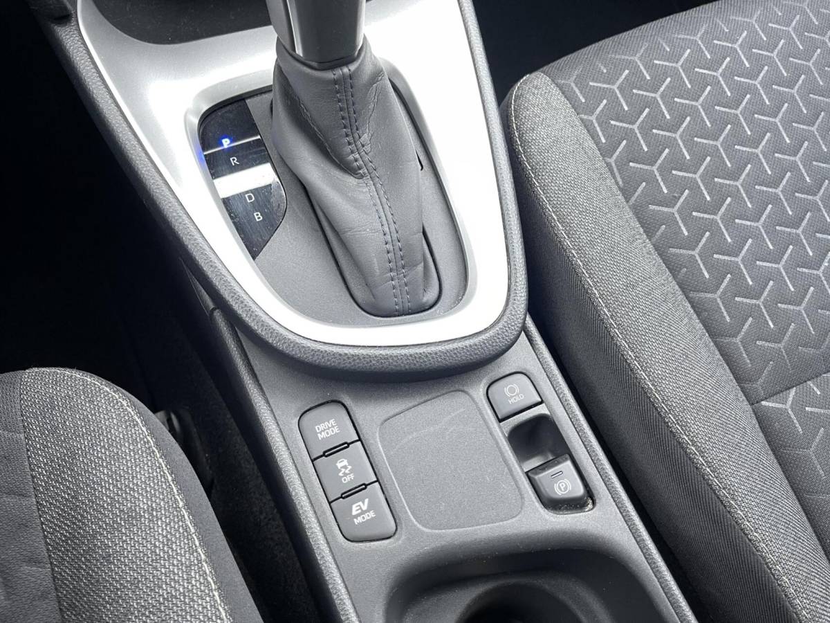 Toyota Yaris Cross Toyota Yaris Cross 1.5 Hybrid Dynamic KEYLESS|CAMERA|LED KOPLAMPEN|CARPLAY|NAVIGATIE|DEALER ONDERHOUDEN