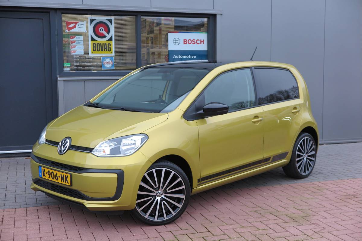 Volkswagen up! Volkswagen Up! 1.0 BMT 44kw 60pk move up! ,Bleutooth telefoon, Lichtmetalen velgen 17″, Led ,Navi via Maps & more , Cruisecontrol tegen €500,- meerprijs