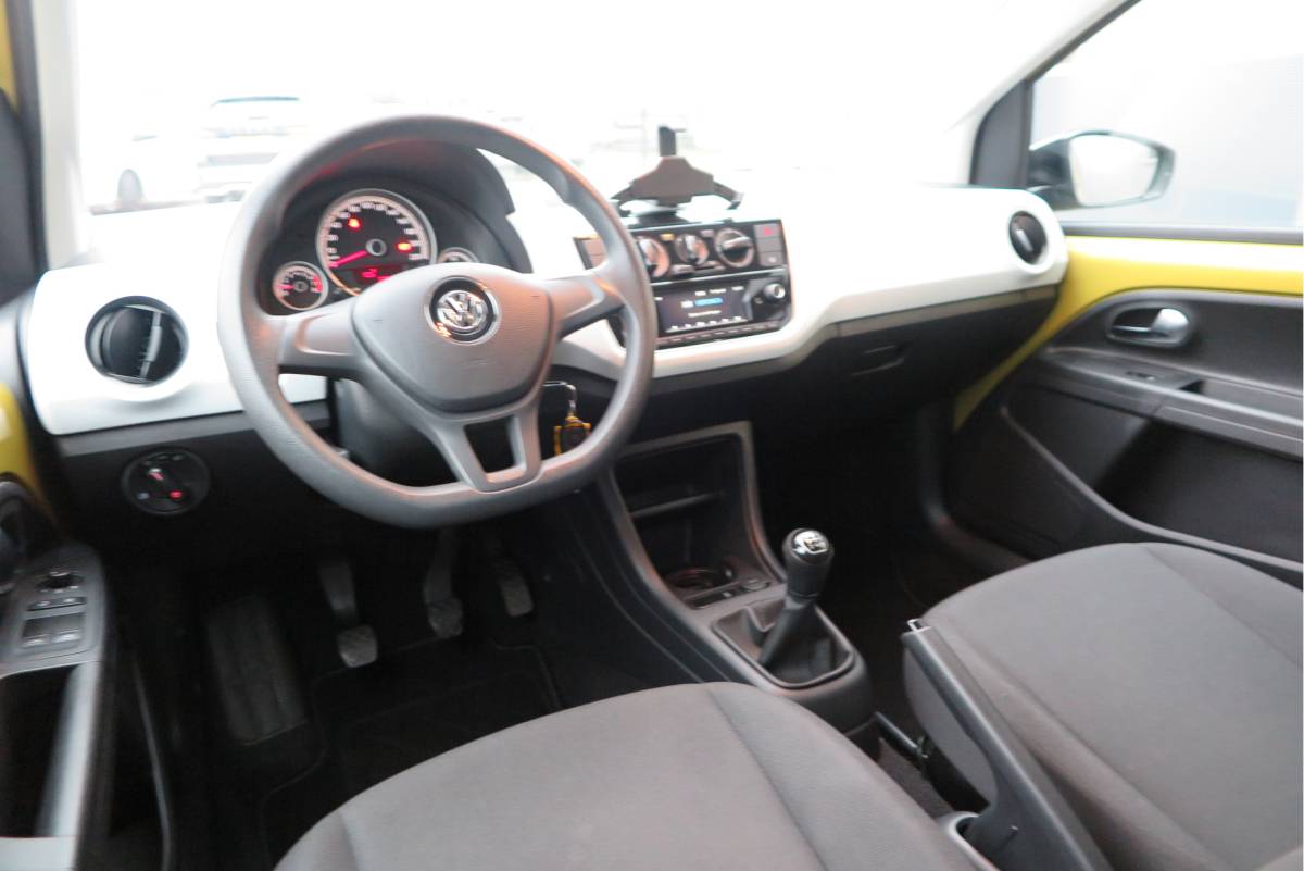 Volkswagen up! Volkswagen Up! 1.0 BMT 44kw 60pk move up! ,Bleutooth telefoon, Lichtmetalen velgen 17″, Led ,Navi via Maps & more , Cruisecontrol tegen €500,- meerprijs