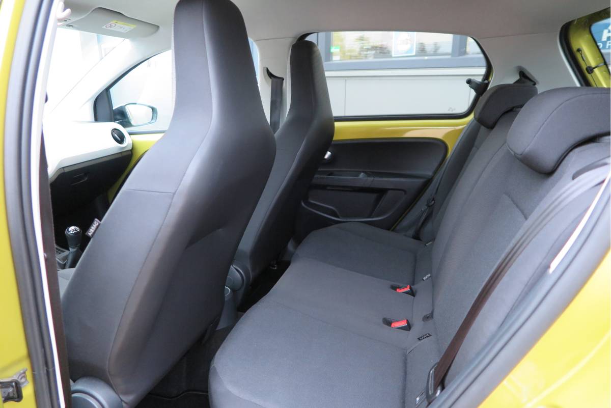 Volkswagen up! Volkswagen Up! 1.0 BMT 44kw 60pk move up! ,Bleutooth telefoon, Lichtmetalen velgen 17″, Led ,Navi via Maps & more , Cruisecontrol tegen €500,- meerprijs
