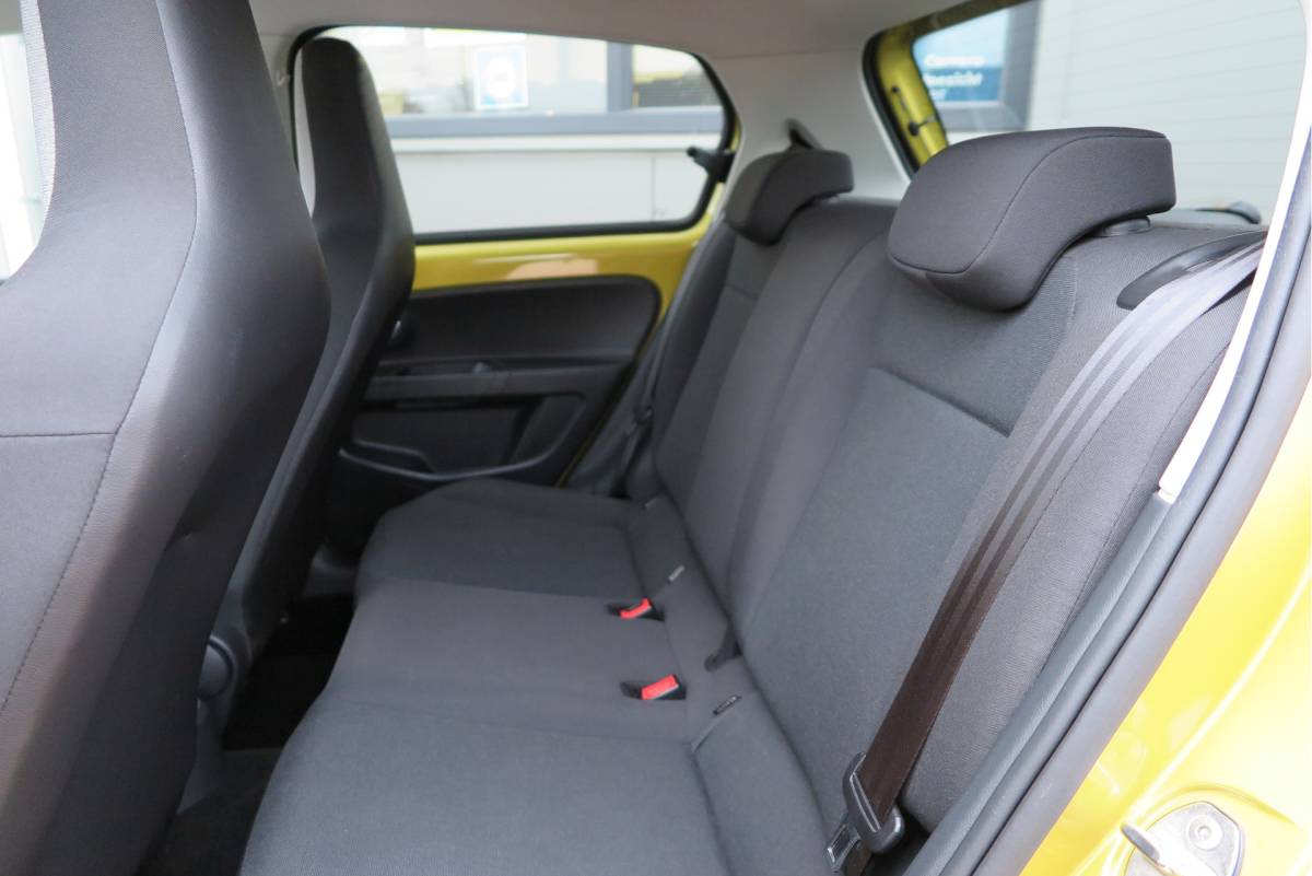 Volkswagen up! Volkswagen Up! 1.0 BMT 44kw 60pk move up! ,Bleutooth telefoon, Lichtmetalen velgen 17″, Led ,Navi via Maps & more , Cruisecontrol tegen €500,- meerprijs