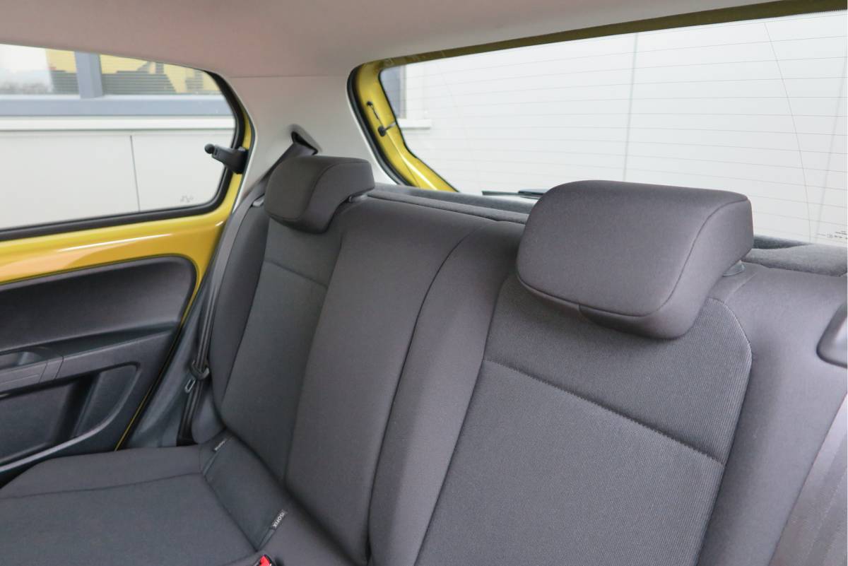 Volkswagen up! Volkswagen Up! 1.0 BMT 44kw 60pk move up! ,Bleutooth telefoon, Lichtmetalen velgen 17″, Led ,Navi via Maps & more , Cruisecontrol tegen €500,- meerprijs