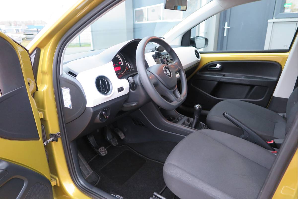 Volkswagen up! Volkswagen Up! 1.0 BMT 44kw 60pk move up! ,Bleutooth telefoon, Lichtmetalen velgen 17″, Led ,Navi via Maps & more , Cruisecontrol tegen €500,- meerprijs