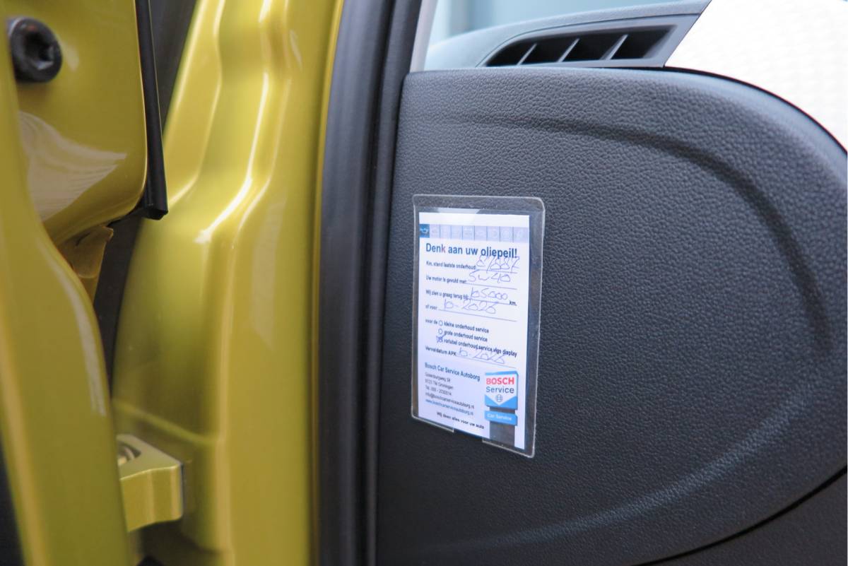 Volkswagen up! Volkswagen Up! 1.0 BMT 44kw 60pk move up! ,Bleutooth telefoon, Lichtmetalen velgen 17″, Led ,Navi via Maps & more , Cruisecontrol tegen €500,- meerprijs