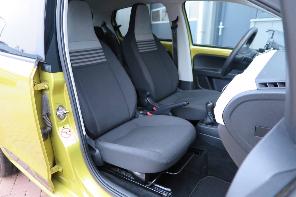Volkswagen up! Volkswagen Up! 1.0 BMT 44kw 60pk move up! ,Bleutooth telefoon, Lichtmetalen velgen 17″, Led ,Navi via Maps & more , Cruisecontrol tegen €500,- meerprijs