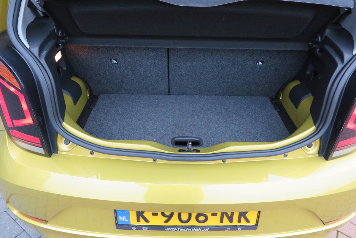 Volkswagen up! Volkswagen Up! 1.0 BMT 44kw 60pk move up! ,Bleutooth telefoon, Lichtmetalen velgen 17″, Led ,Navi via Maps & more , Cruisecontrol tegen €500,- meerprijs