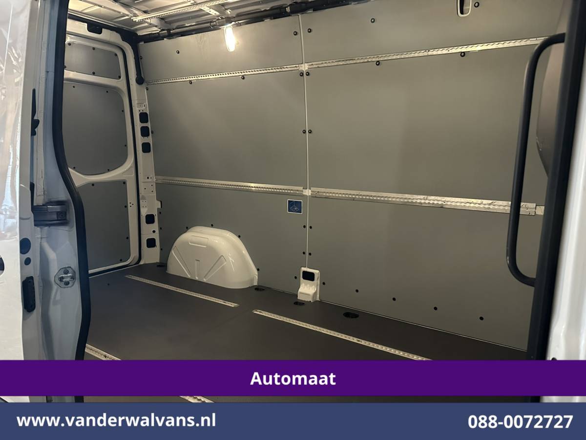 Mercedes-Benz Sprinter Mercedes-Benz Sprinter 315 CDI 150pk 9G-Tronic Automaat L2H2 Euro6 Airco | Camera | Apple Carplay | Chauffeursstoel Android Auto