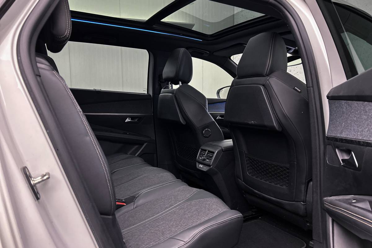 Peugeot 5008 Peugeot 5008 1.2 PureTech GT-Line | Half leder | Panoramadak | Adaptieve cruise control