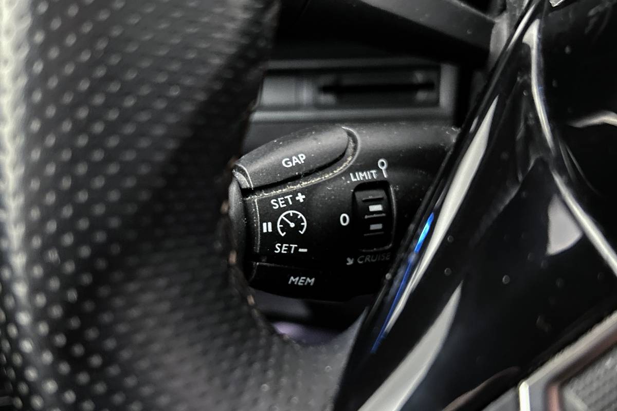 Peugeot 5008 Peugeot 5008 1.2 PureTech GT-Line | Half leder | Panoramadak | Adaptieve cruise control