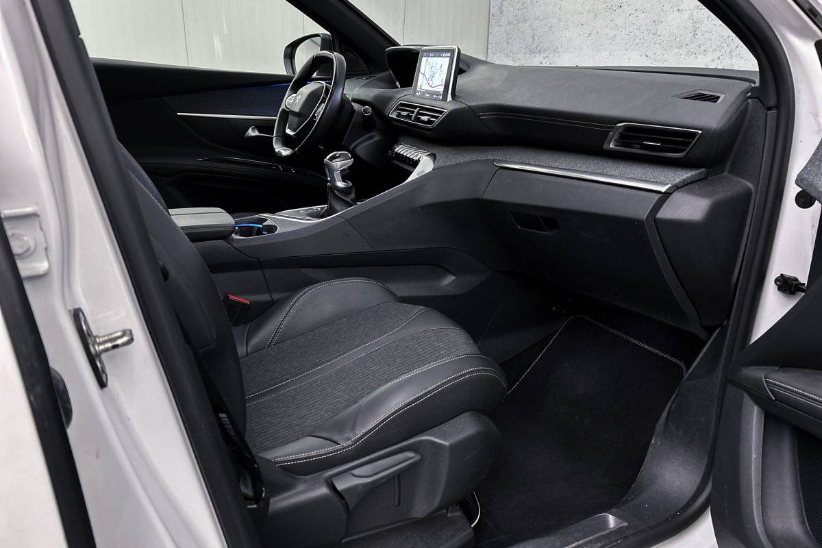 Peugeot 5008 Peugeot 5008 1.2 PureTech GT-Line | Half leder | Panoramadak | Adaptieve cruise control