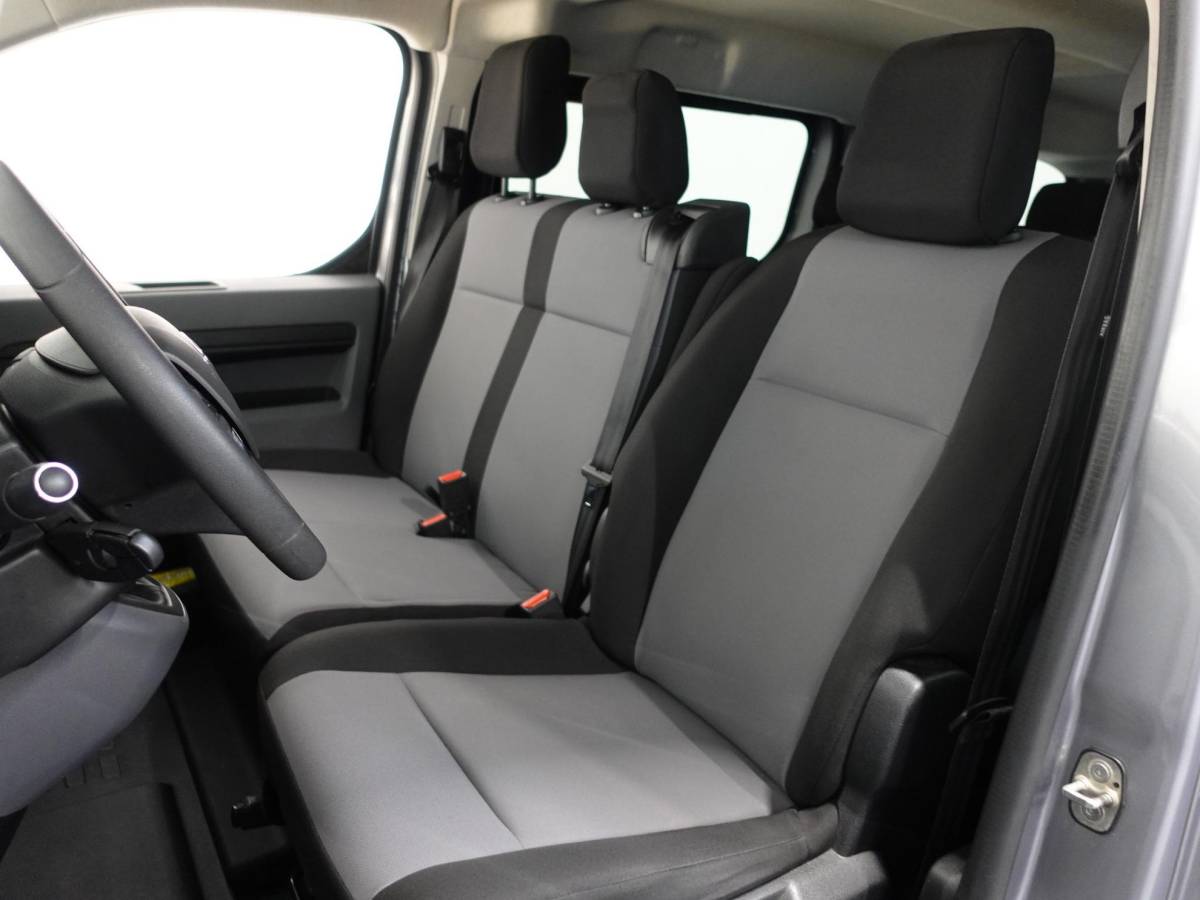 Toyota ProAce Toyota PROACE Shuttle 1.5 D-4D Navigator Long L3H1 9persoons PERSONENBUS Navigatie Parkeersensoren Carplay Cruise Control DAB