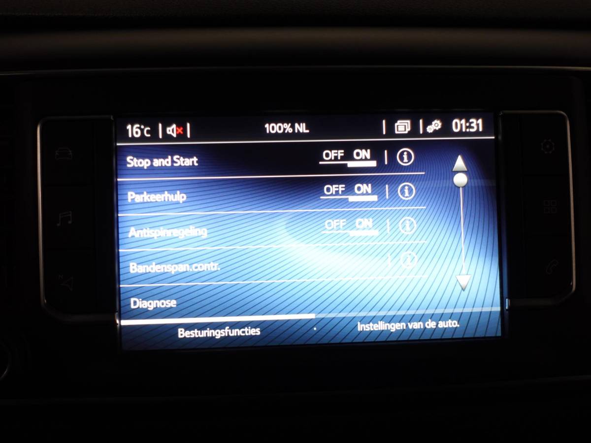 Toyota ProAce Toyota PROACE Shuttle 1.5 D-4D Navigator Long L3H1 9persoons PERSONENBUS Navigatie Parkeersensoren Carplay Cruise Control DAB