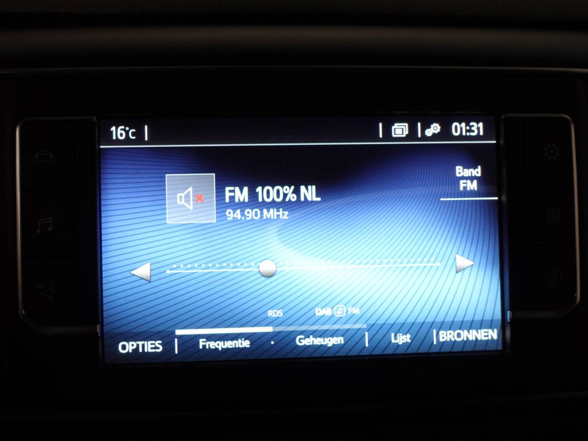 Toyota ProAce Toyota PROACE Shuttle 1.5 D-4D Navigator Long L3H1 9persoons PERSONENBUS Navigatie Parkeersensoren Carplay Cruise Control DAB