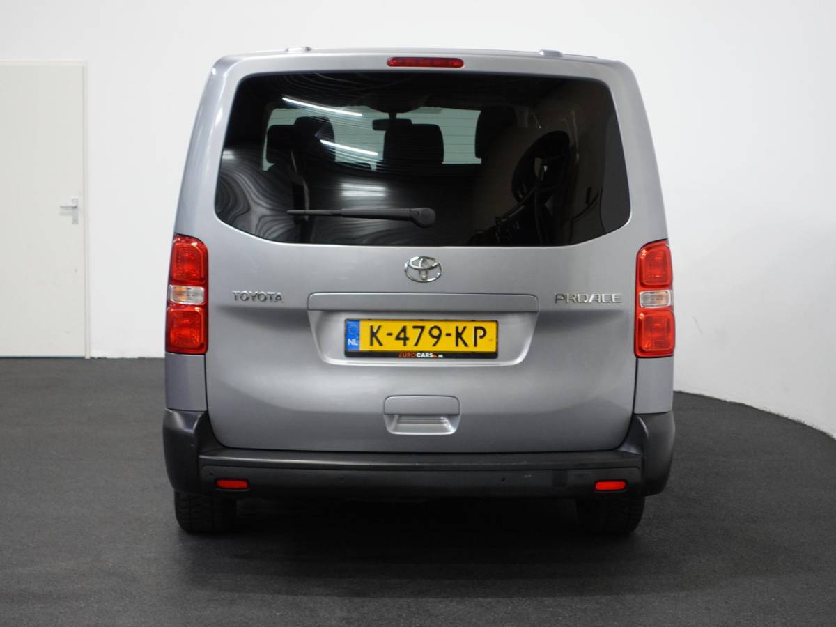 Toyota ProAce Toyota PROACE Shuttle 1.5 D-4D Navigator Long L3H1 9persoons PERSONENBUS Navigatie Parkeersensoren Carplay Cruise Control DAB