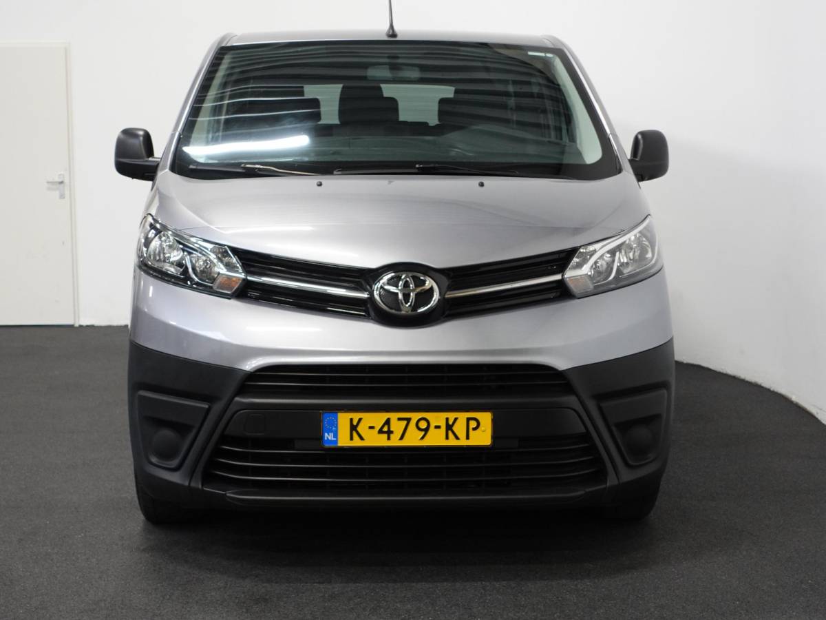 Toyota ProAce Toyota PROACE Shuttle 1.5 D-4D Navigator Long L3H1 9persoons PERSONENBUS Navigatie Parkeersensoren Carplay Cruise Control DAB