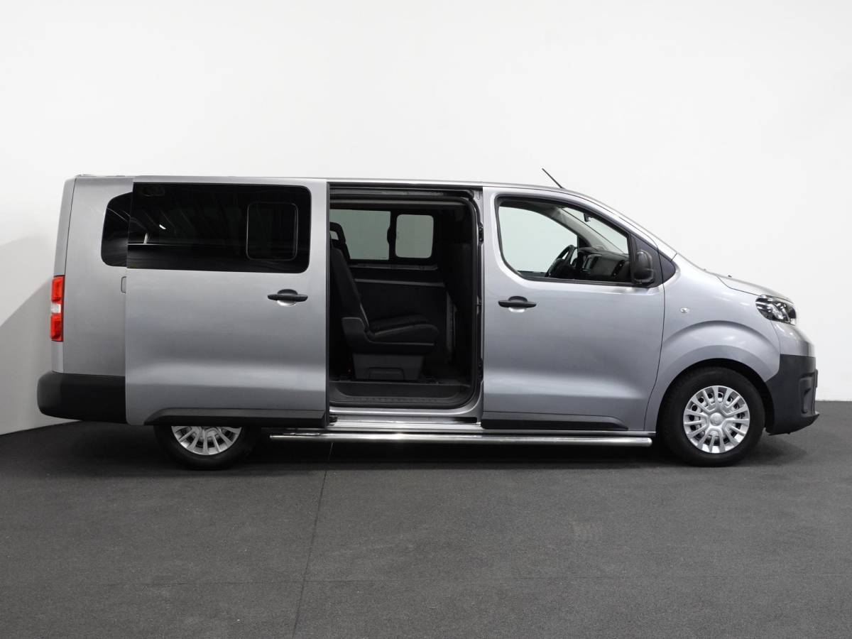 Toyota ProAce Toyota PROACE Shuttle 1.5 D-4D Navigator Long L3H1 9persoons PERSONENBUS Navigatie Parkeersensoren Carplay Cruise Control DAB