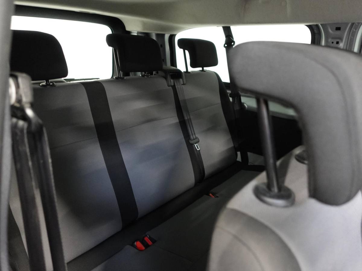 Toyota ProAce Toyota PROACE Shuttle 1.5 D-4D Navigator Long L3H1 9persoons PERSONENBUS Navigatie Parkeersensoren Carplay Cruise Control DAB
