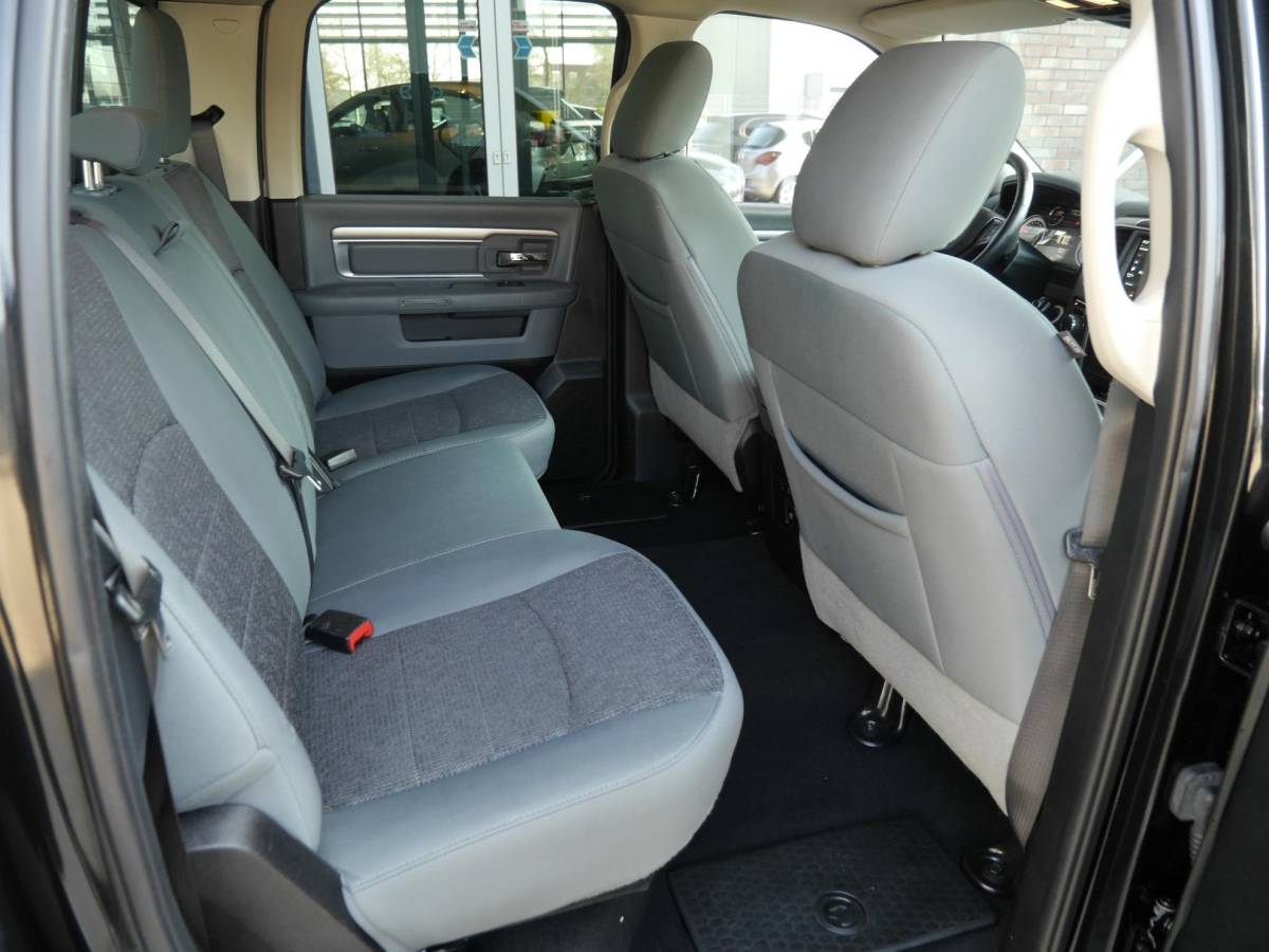 Dodge Ram 1500 Dodge Ram 1500 5.7 V8 4×4 Crew Cab 5’7 Sport | Dubbele cabine | 3500KG Trekgewicht | Camera voor en achter | Sidesteps | Climate control | Trekhaak | Navigatie | Stoel en stuurverwarming